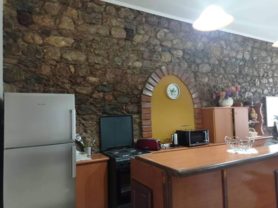 The -300 -A Centrally Located Heritage Home Sparta Bagian luar foto