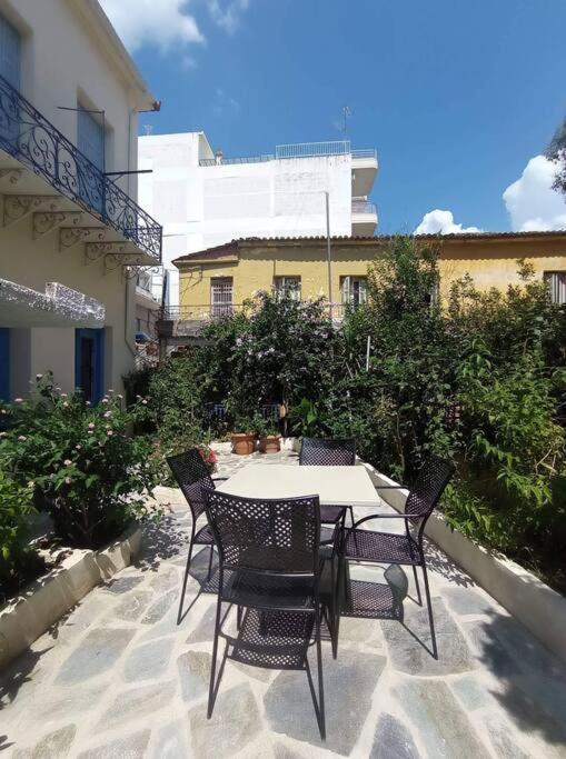 The -300 -A Centrally Located Heritage Home Sparta Bagian luar foto