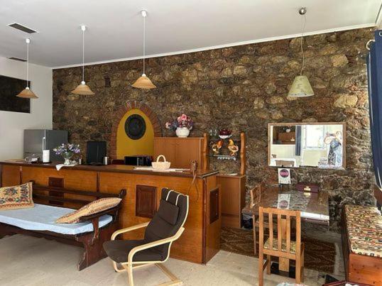 The -300 -A Centrally Located Heritage Home Sparta Bagian luar foto